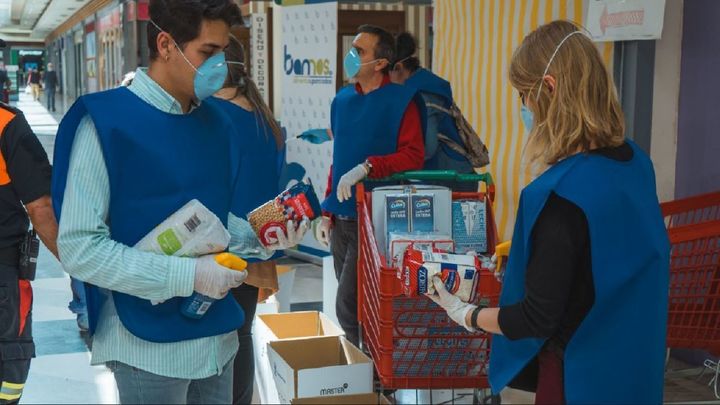 El Banco de Alimentos pide voluntarios para la 'Gran Recogida' en supermercados y tiendas