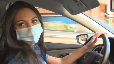 Conocemos a la taxista más joven de Madrid