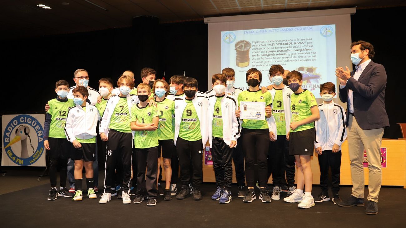AD Rivas, premiado por su labor en el deporte base del voleibol