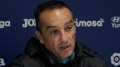 Oltra: "Ganar un partido hará ver las cosas de forma diferente"