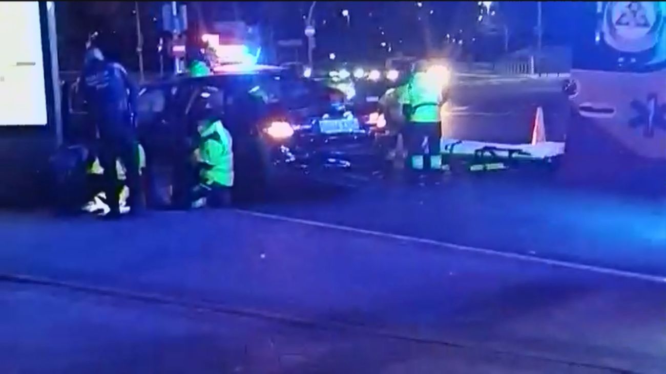 Una mujer herida al chocar un VTC con otro vehículo en la glorieta de San Vicente