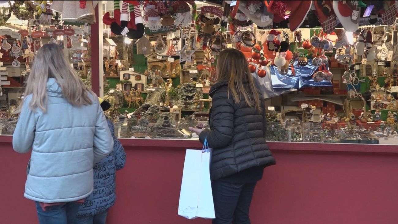 El mercadillo de la Plaza Mayor vuelve con 104 casetas a la Navidad de Madrid