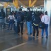 Atasco en las terminales de Madrid Barajas por la gran cantidad de viajeros y la falta de personal