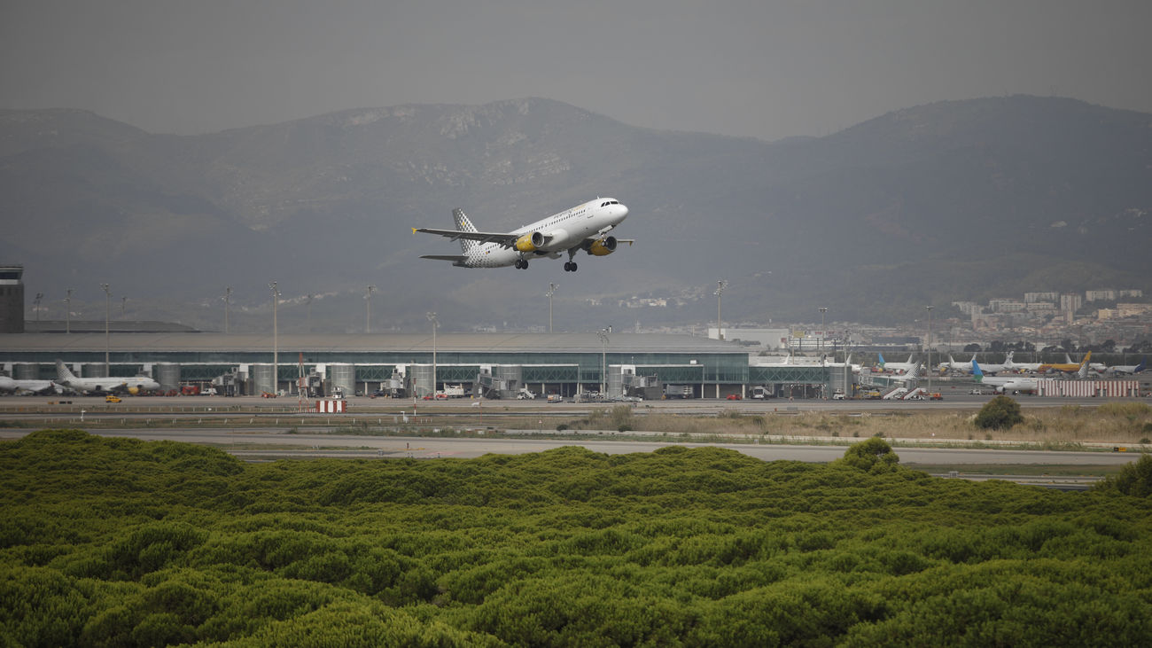 39 pasajeros de un vuelo de Egipto con escala en Barcelona piden asilo en el aeropuerto de El Prat