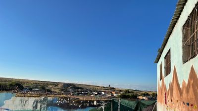 Cáritas Madrid pide al Defensor del Pueblo que visite la Cañada Real ante otro invierno sin luz