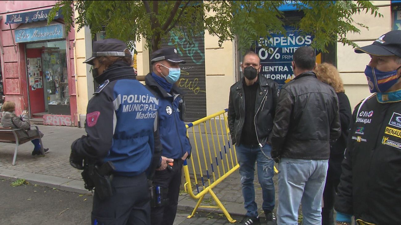 Los dueños de los locales comerciales del Rastro se quejan de la disminución de las ventas por los controles de acceso