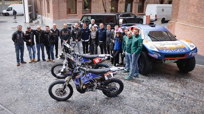 Madrid despide a los pilotos que participarán en el Rally Dakar