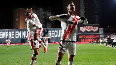 Guardiola y Eto’o, los únicos delanteros del Rayo disponibles para jugar en el Bernabéu