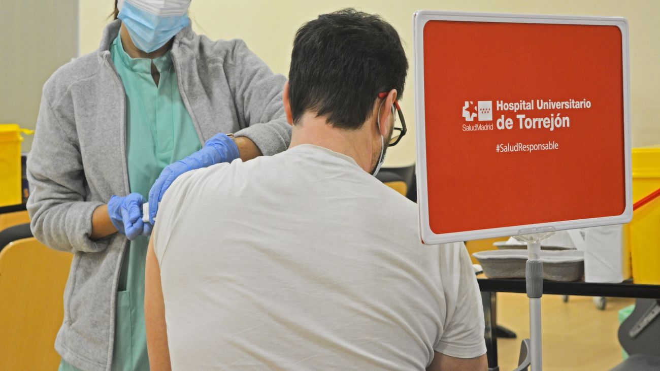 El Hospital de Torrejón comienza la vacunación de la segunda dosis a los que recibieron Janssen