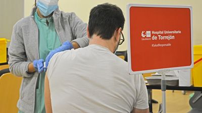 El Hospital de Torrejón comienza la vacunación de la segunda dosis a los que recibieron Janssen