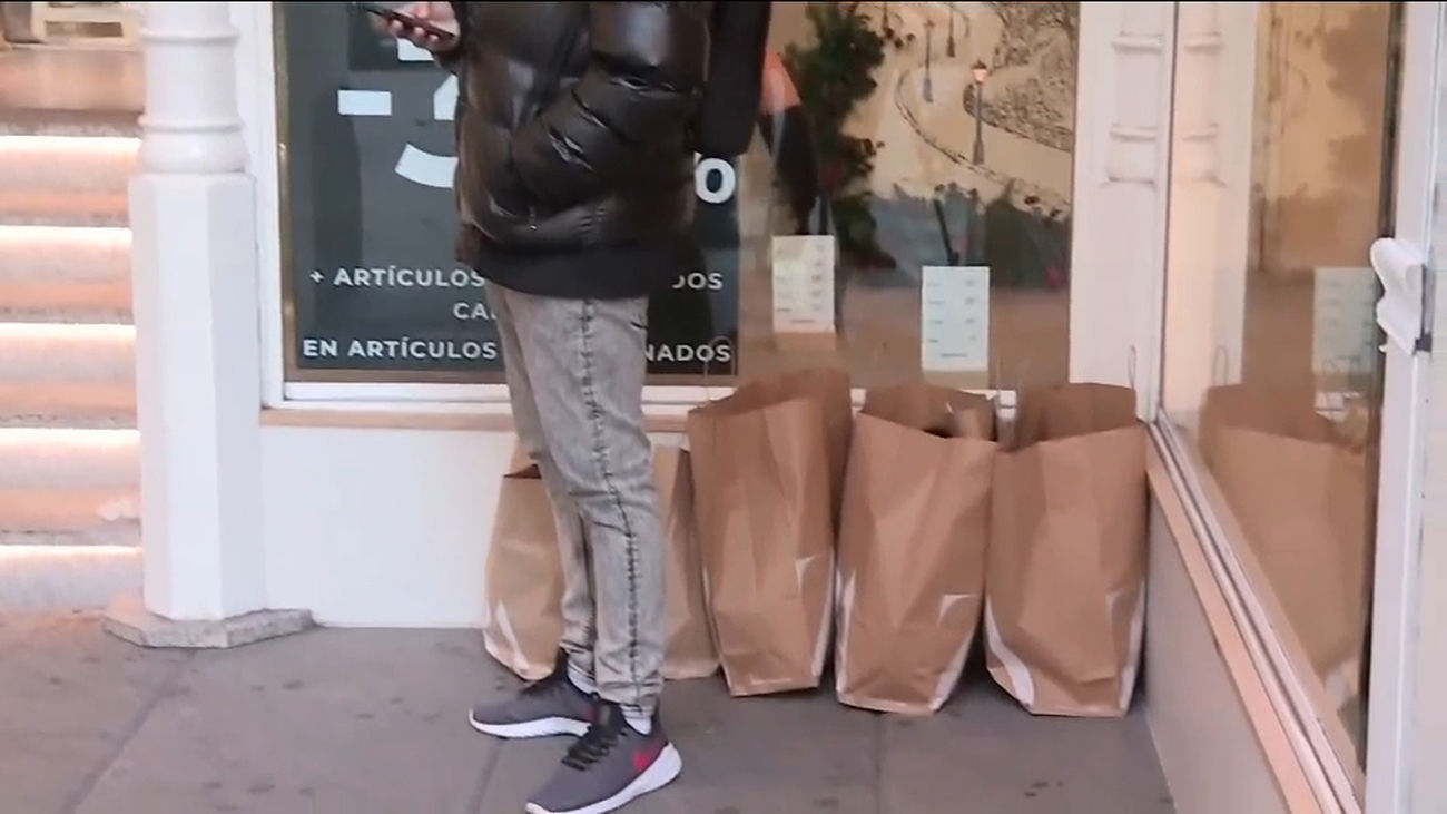 Los madrileños llenan el centro de Madrid por el Black Friday