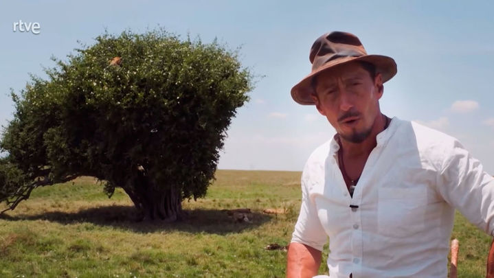 Jorge Alesanco en un momento de la grabación del documental 'El Rey de la Sabana' / RTVE