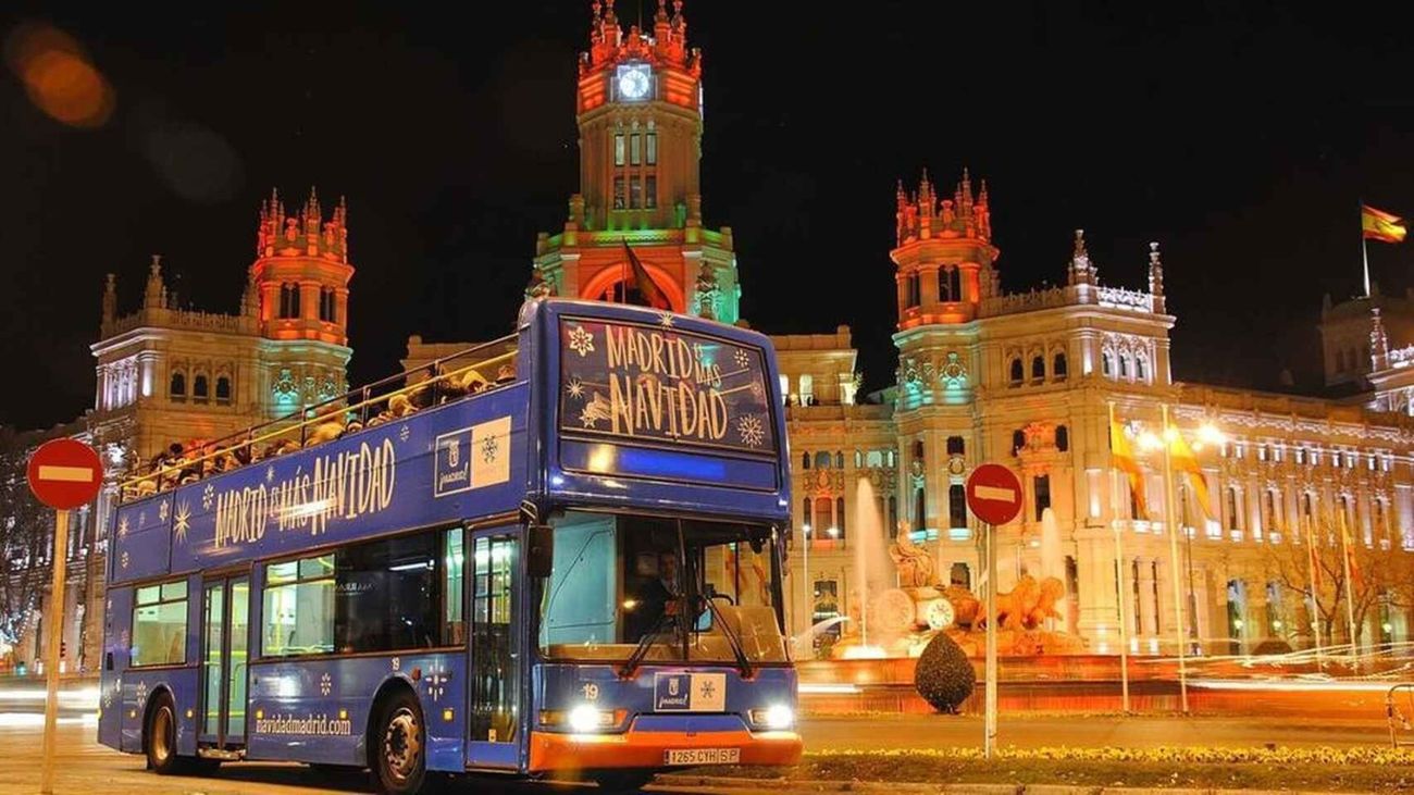 Naviluz lo vuelve a hacer: venta masiva de entradas para viajar en el bus de la Navidad de Madrid