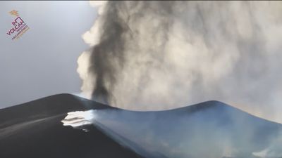 Detectan una elevación del suelo de 6 centímetros cerca del cono del volcán de La Palma