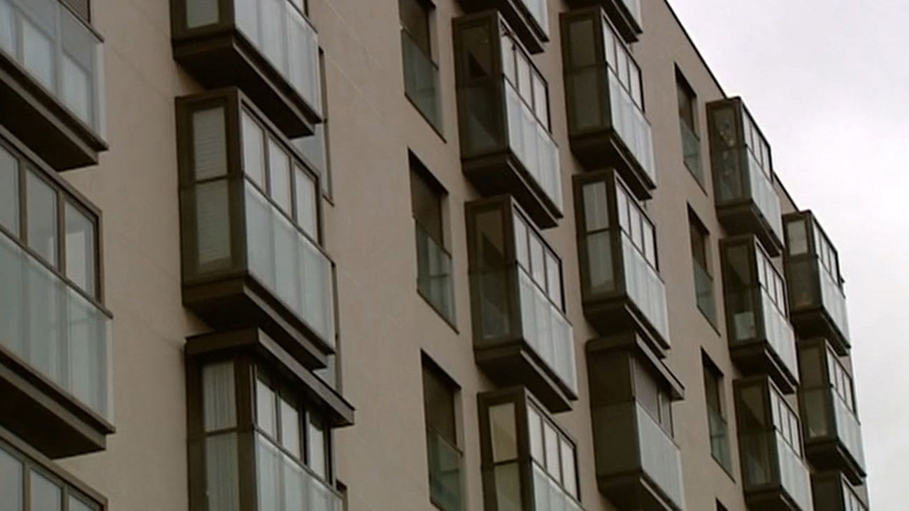 ¿Cuánto se debe ganar para comprarse un piso en Madrid?