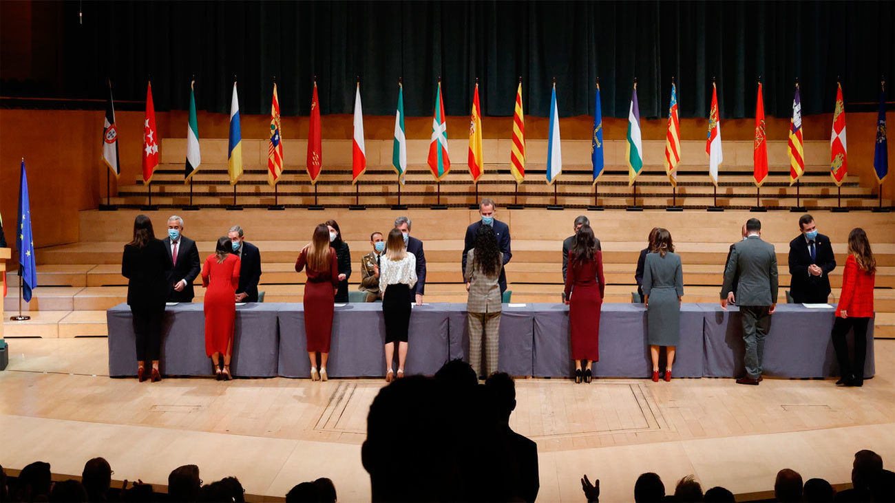 El Rey pide a los nuevos jueces defender la "legitimidad constitucional y moral" del Poder Judicial