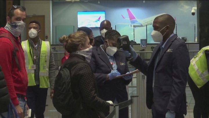 El Gobierno limita los vuelos con 7 países del sur de África para frenar ómicron