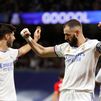 1-0. Benzema, con su gol, y Courtois, con sus paradas, amplían la ventaja del líder