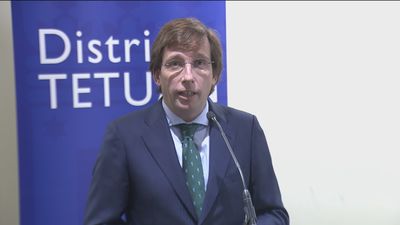 Almeida pide a Ortega Smith que "deje de hacer la cobra" a los madrileños