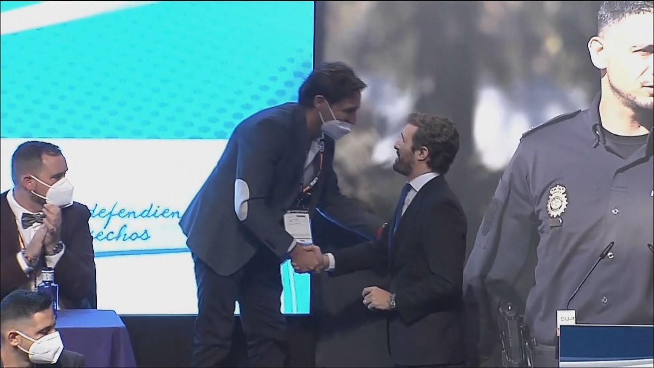 Casado revertirá la "contrarreforma grillete" de la ley de Seguridad y mejorará las condiciones de la Policía