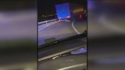 Espectacular persecución en Madrid por la A-4 de una ambulancia del SUMMA a un tráiler robado