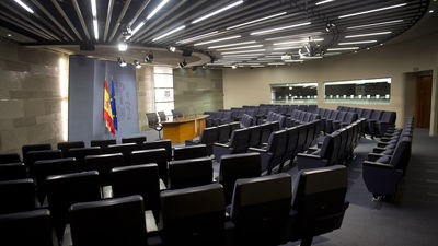 Arrecian las críticas contra el Gobierno y sus socios por la "queja" contra algunos periodistas parlamentarios