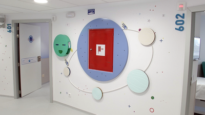 La planta de oncología infantil de La Paz se convierte en nave espacial
