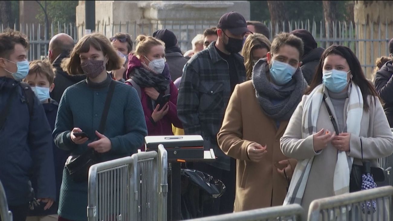 La OMS alerta de que ómicron se expanderá por todo el mundo como la variante delta