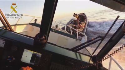 Intervienen 2 toneladas y media de hachís tras una persecución en alta mar en Ayamonte