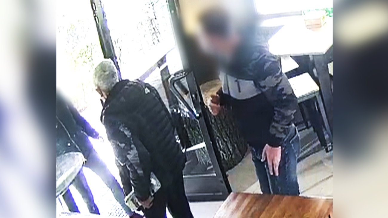 Roban varios décimos de lotería de Navidad a un anciano de 85 años