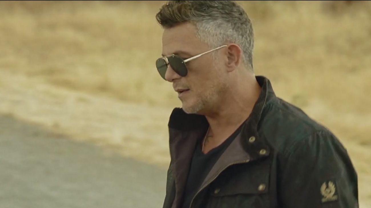 Lo 30 años de carrera de Alejandro Sanz a través de una exposición en Madrid