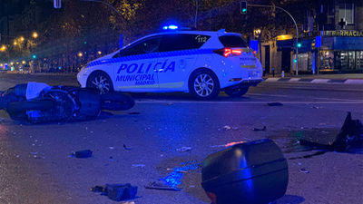 Un motorista grave al colisionar con un VTC en Francisco Silvela