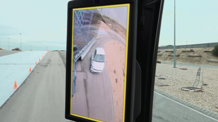 Un sistema digital sustituirá los retrovisores de los camiones y eliminará los ángulos muertos