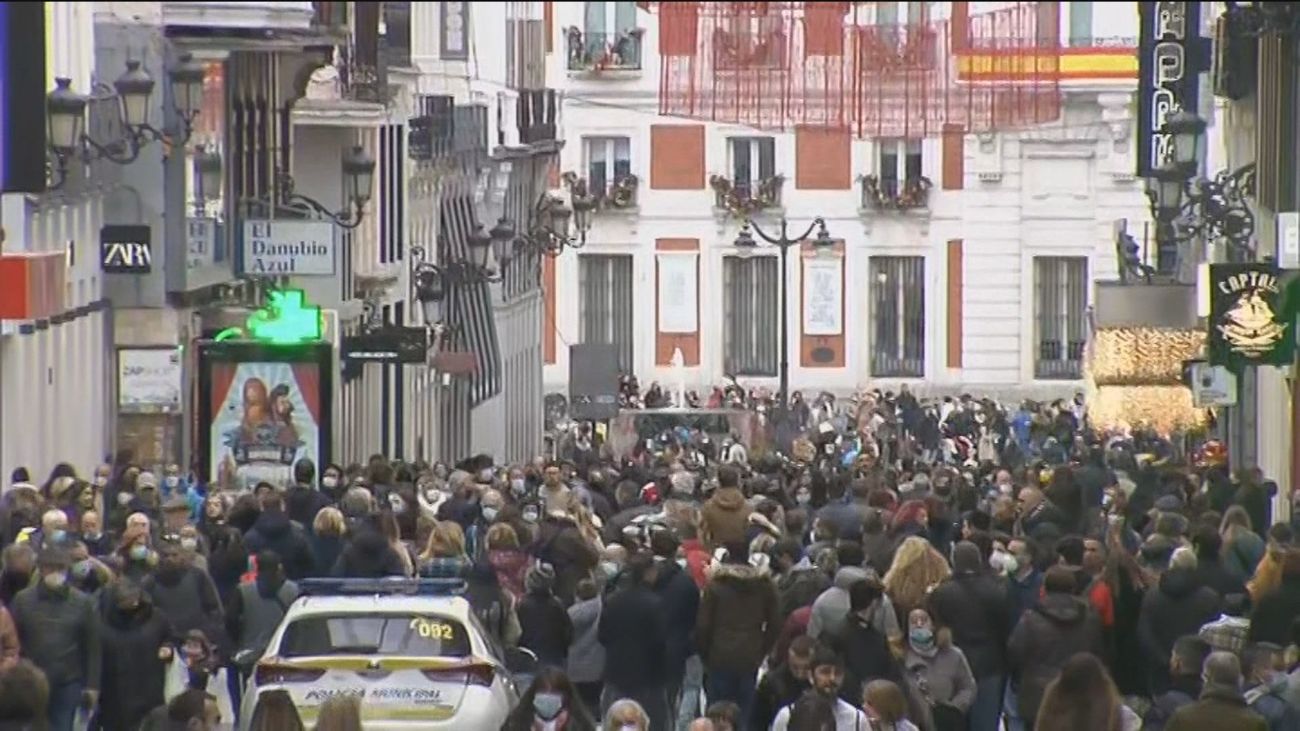 El Puente registra 753 multas por botellón, 25 detenidos y un "cumplimiento masivo" del uso de mascarillas