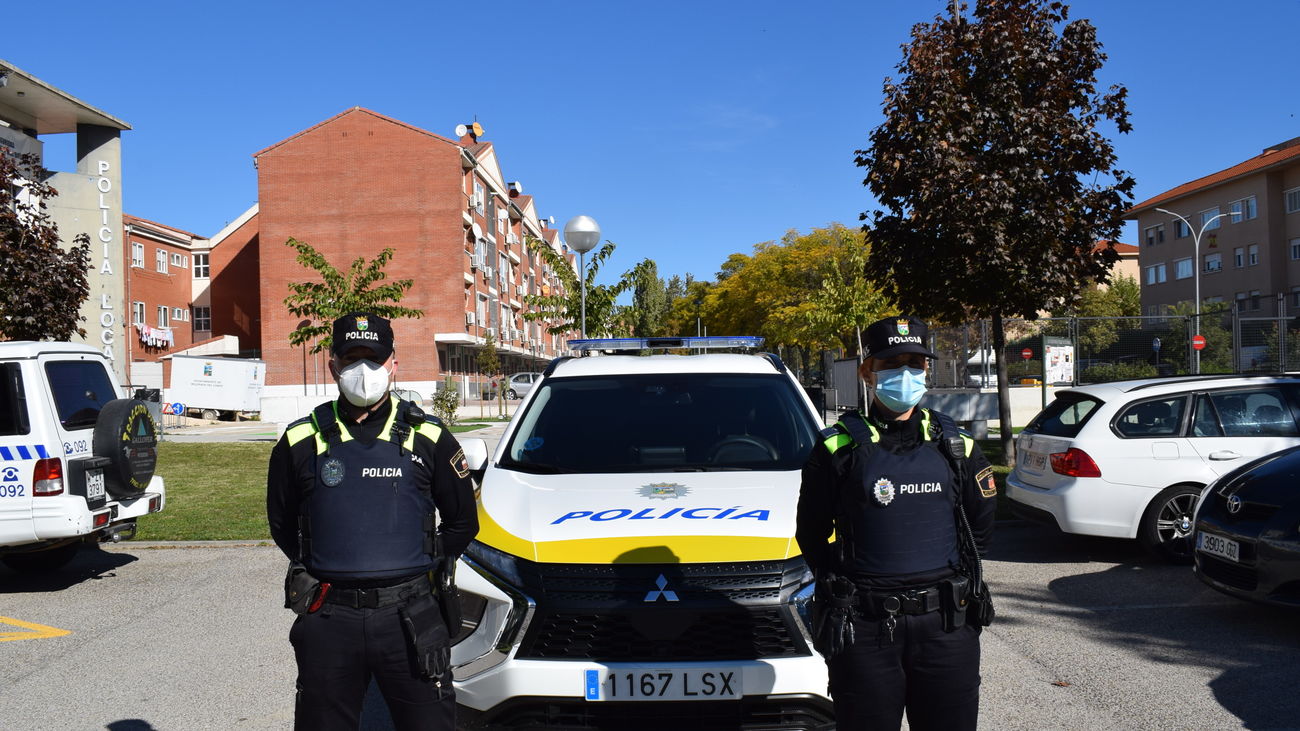 Agentes de la Policía Local de Mejorada del Campo con chalecos antibalas