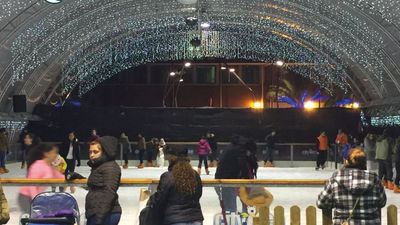 Fuenlabrada estrena esta Navidad su primera pista cubierta de patinaje sobre hielo