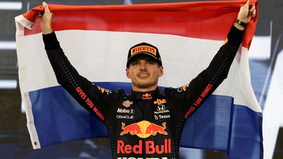 Verstappen gana el Mundial de Fórmula Uno en la última vuelta del campeonato