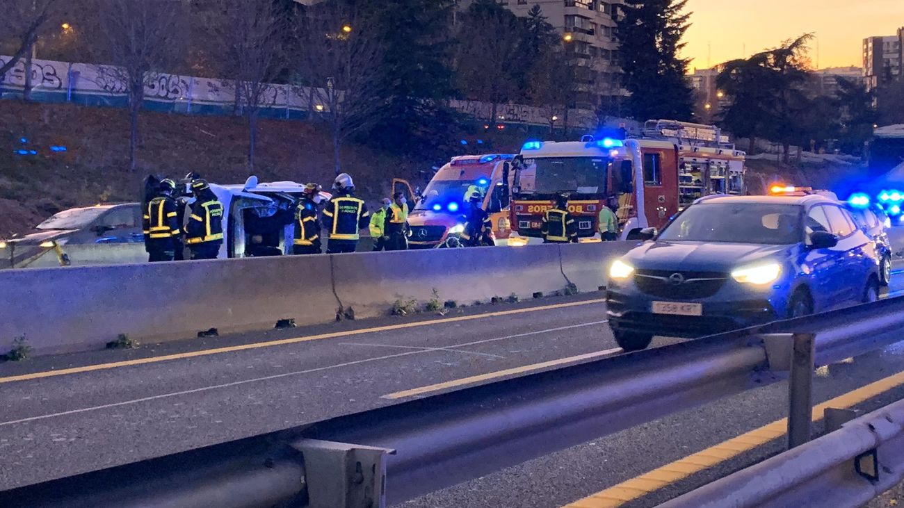 Dos accidentes dejan un herido leve y otro moderado en el mismo punto de la M-30