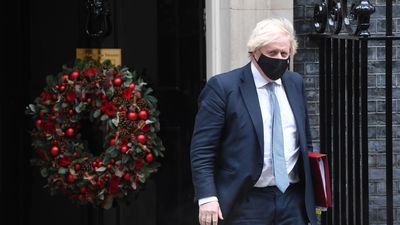 Boris Johnson confirma el primer fallecimiento por la variante ómicron en el Reino Unido