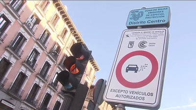 Llegan las multas: así transcurrió el primer día laborable en el centro de Madrid