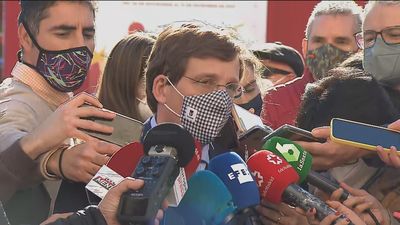 Vox ofrece a Almeida sentarse el jueves tras ampliar el alcalde el plazo para negociar los presupuestos