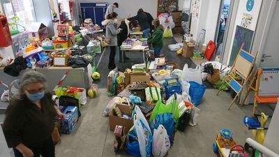 Anulan la sanción municipal a una asociación que recogía firmas contra su desalojo