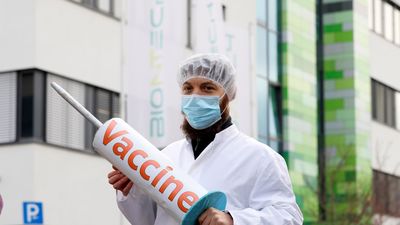 Alemania empieza a ver luz al final del túnel, aunque prevé una escasez de vacunas