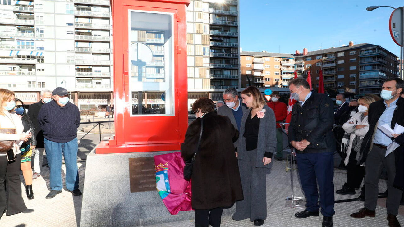 Una réplica de 'La cabina' del cineasta Antonio Mercero llega a Chamberí