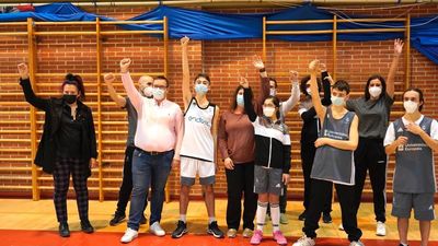 Arranca en Móstoles la nueva escuela de baloncesto adaptado del Real Madrid