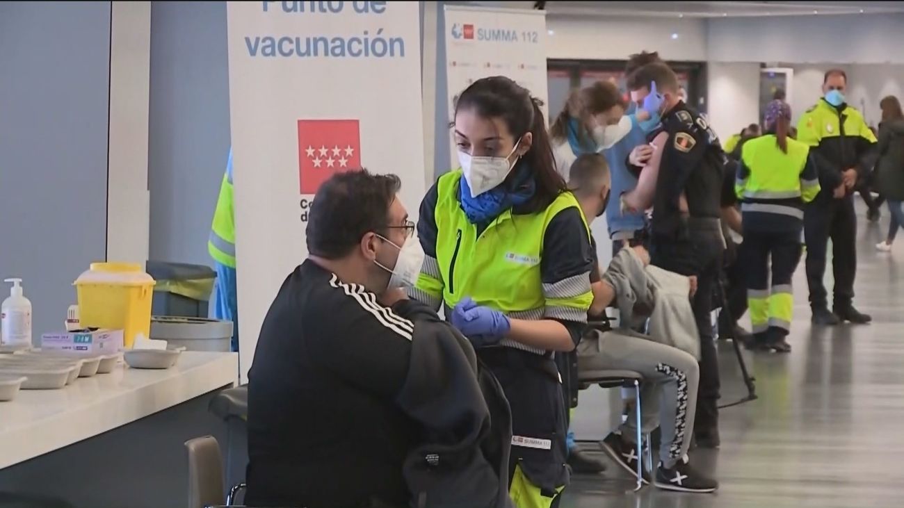Madrid abre este viernes la autocita para vacunar a los mayores de 55 años a partir del sábado