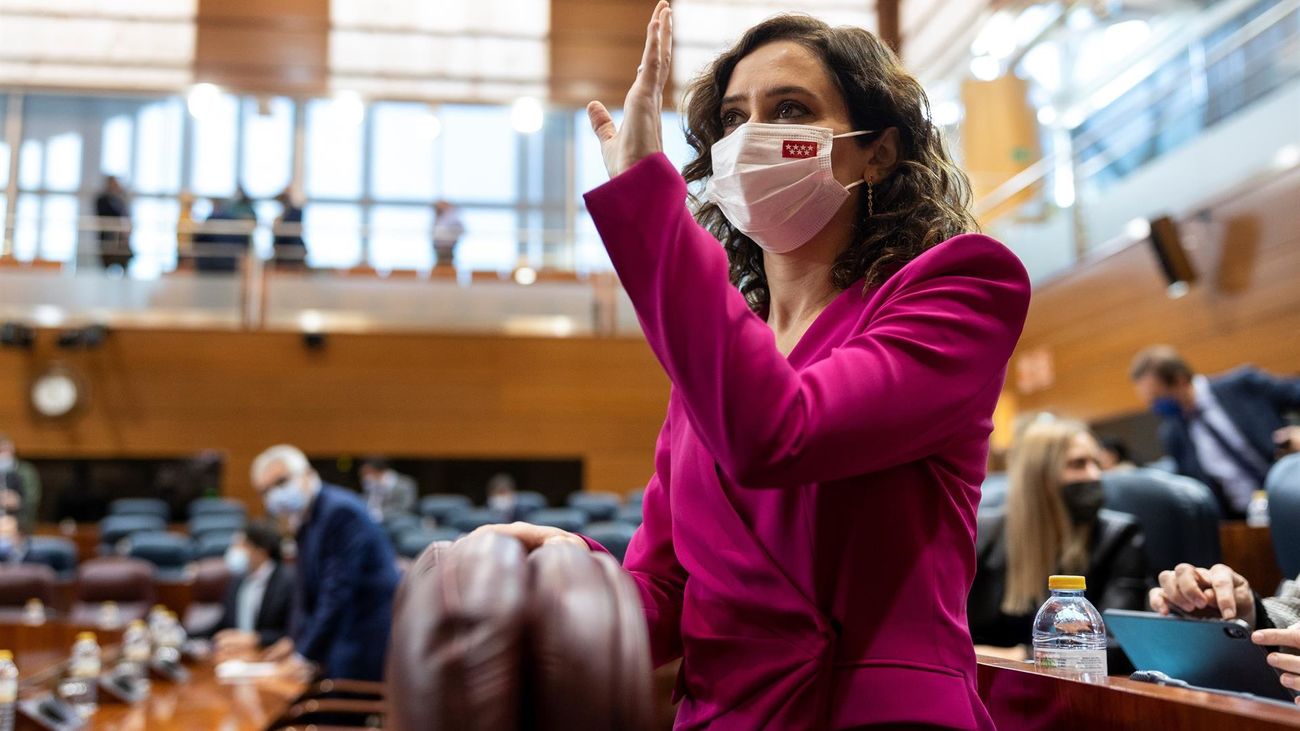 Ayuso acusa a Vox de querer "imponer desde una minoría" la ley LGTBI  y reitera que no la derogará