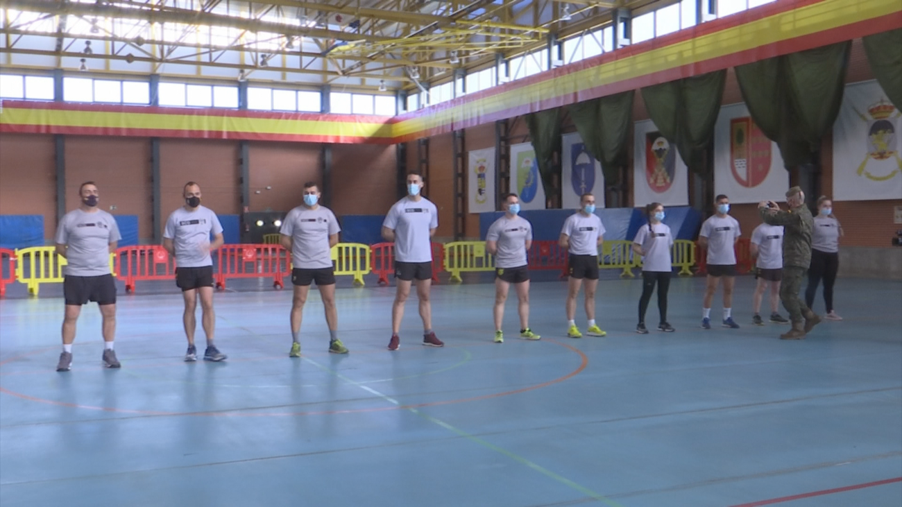 Personas con discapacidad han jugado un partido solidario de baloncesto con miembros de la BRIPAC