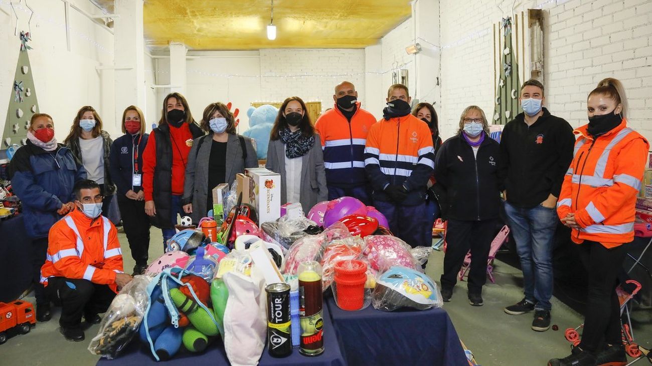 Reparto de juguetes en Getafe