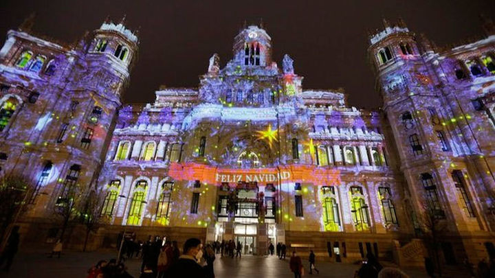 El Ayuntamiento de Madrid felicita la Navidad con un videomapping sobre el Palacio de Cibeles